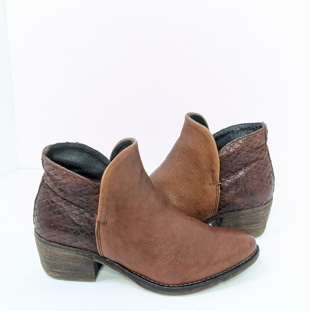 Khrio leather ankle boots
